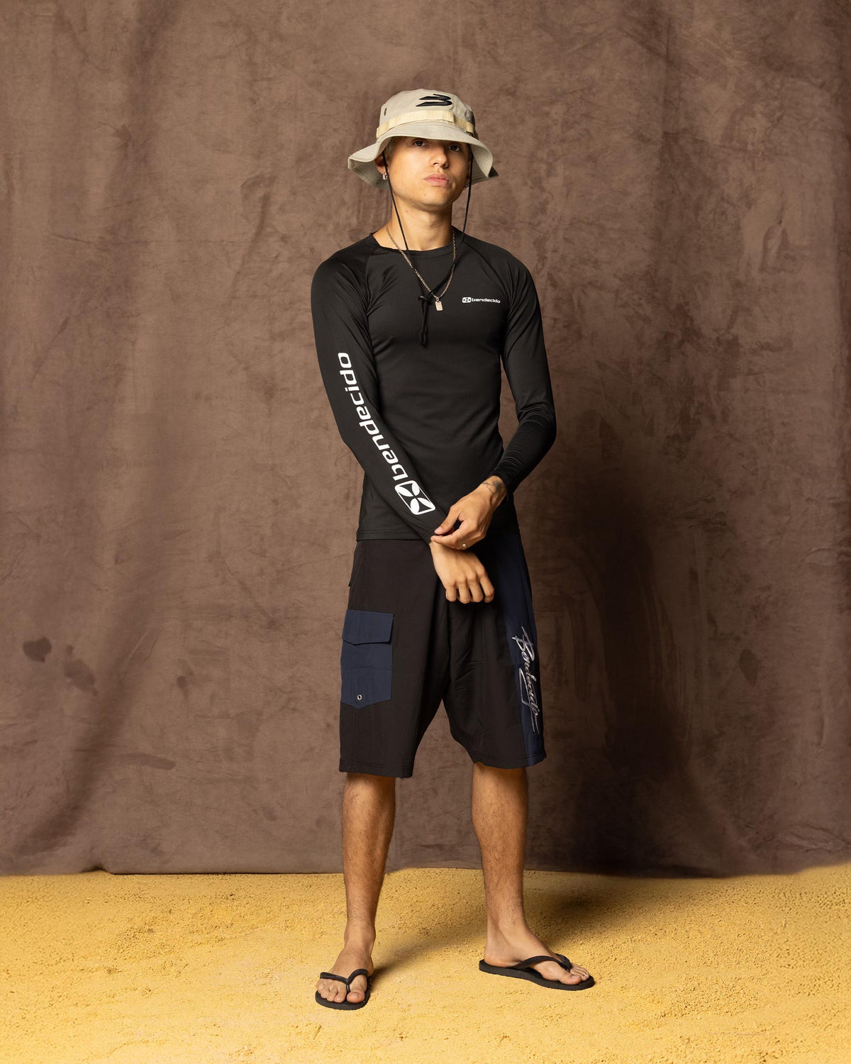 COMPRESSED LONGSLEEVE BEACH DESIGN